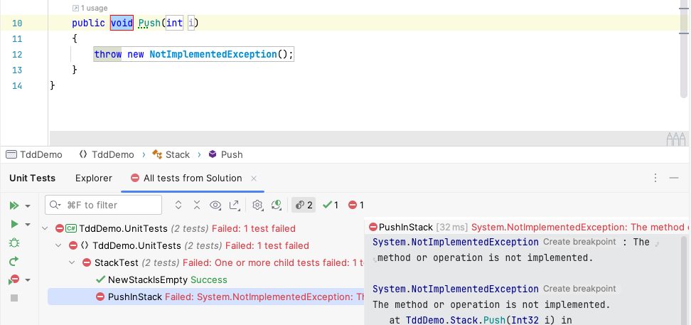 JetBrains Rider : code de l'implémentation de push et résultat du test en rouge montrant une exception "méthode non implémentée".
